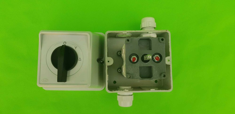 Przełącznik elektryczny trójfazowy gwiazda / trójkąt