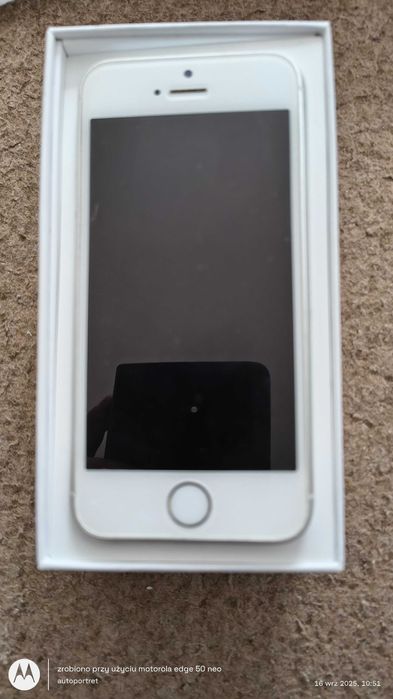 Sprzedam telefon komórkowy z nowa bateria