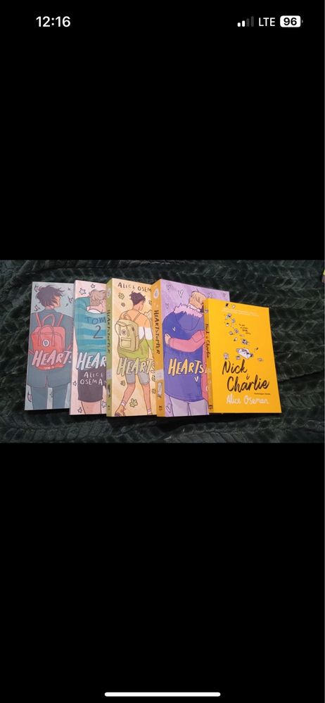 Książki/komiksy heartstopper tom 1,2,3,4 oraz nowela Nick i Charlie