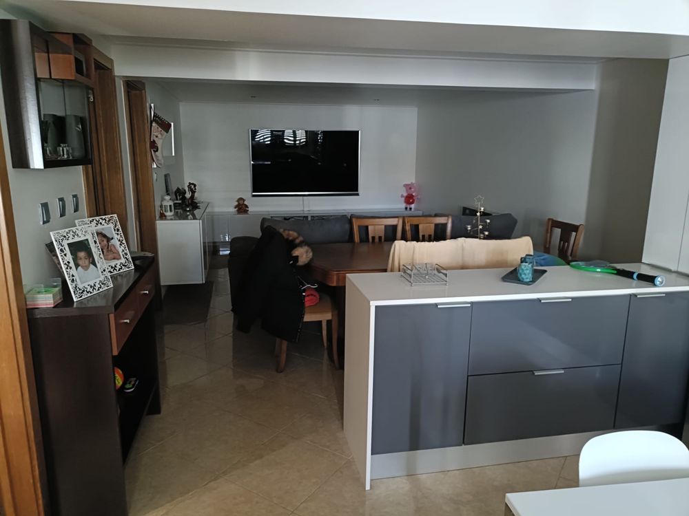 Quarto completamente mobilado