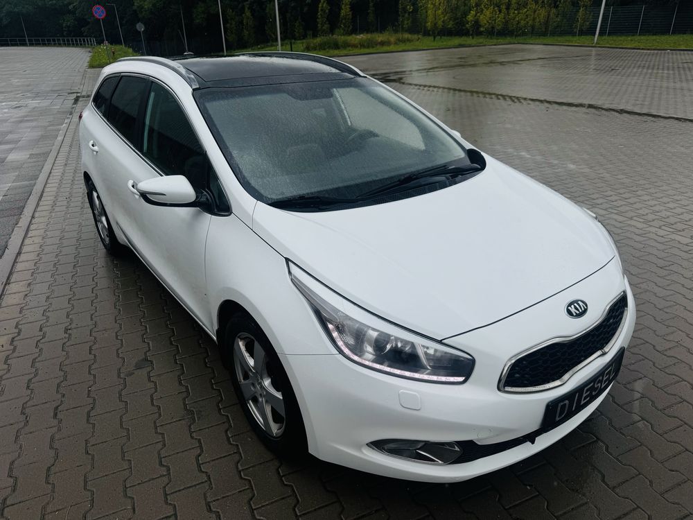Kia Ceed 1.6 CRDi 128KM * 2015r. * Panorama * Kamera * Xenon * Navi *