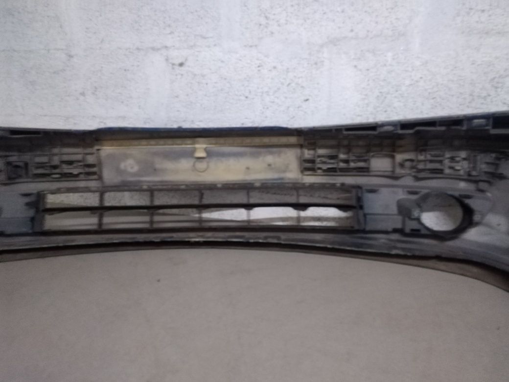 Vendo Para-choque de frente Renault Laguna 2 ano 2000 /03