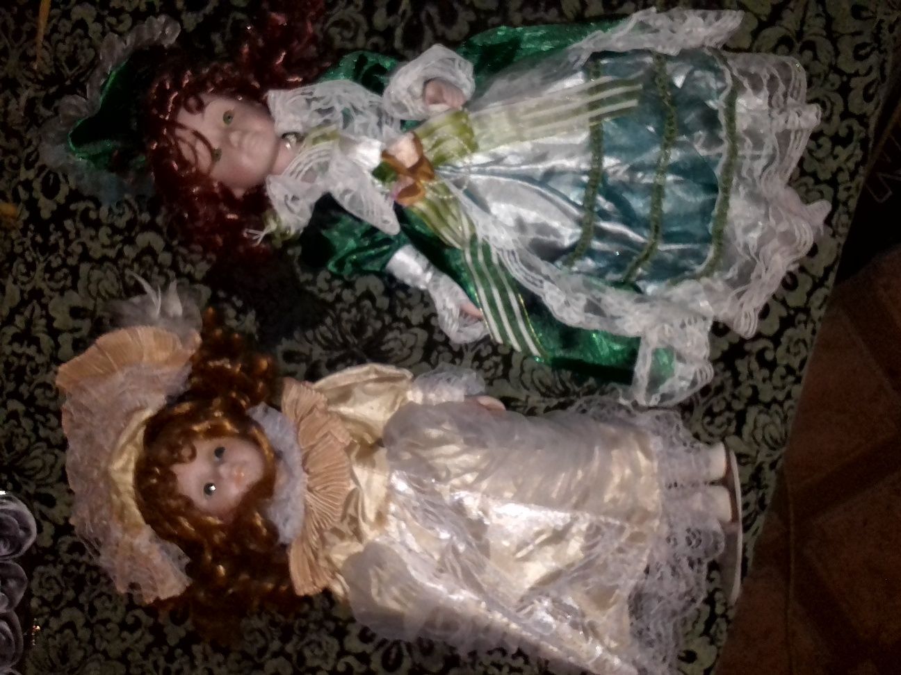 Продам куклы фарфоровые
