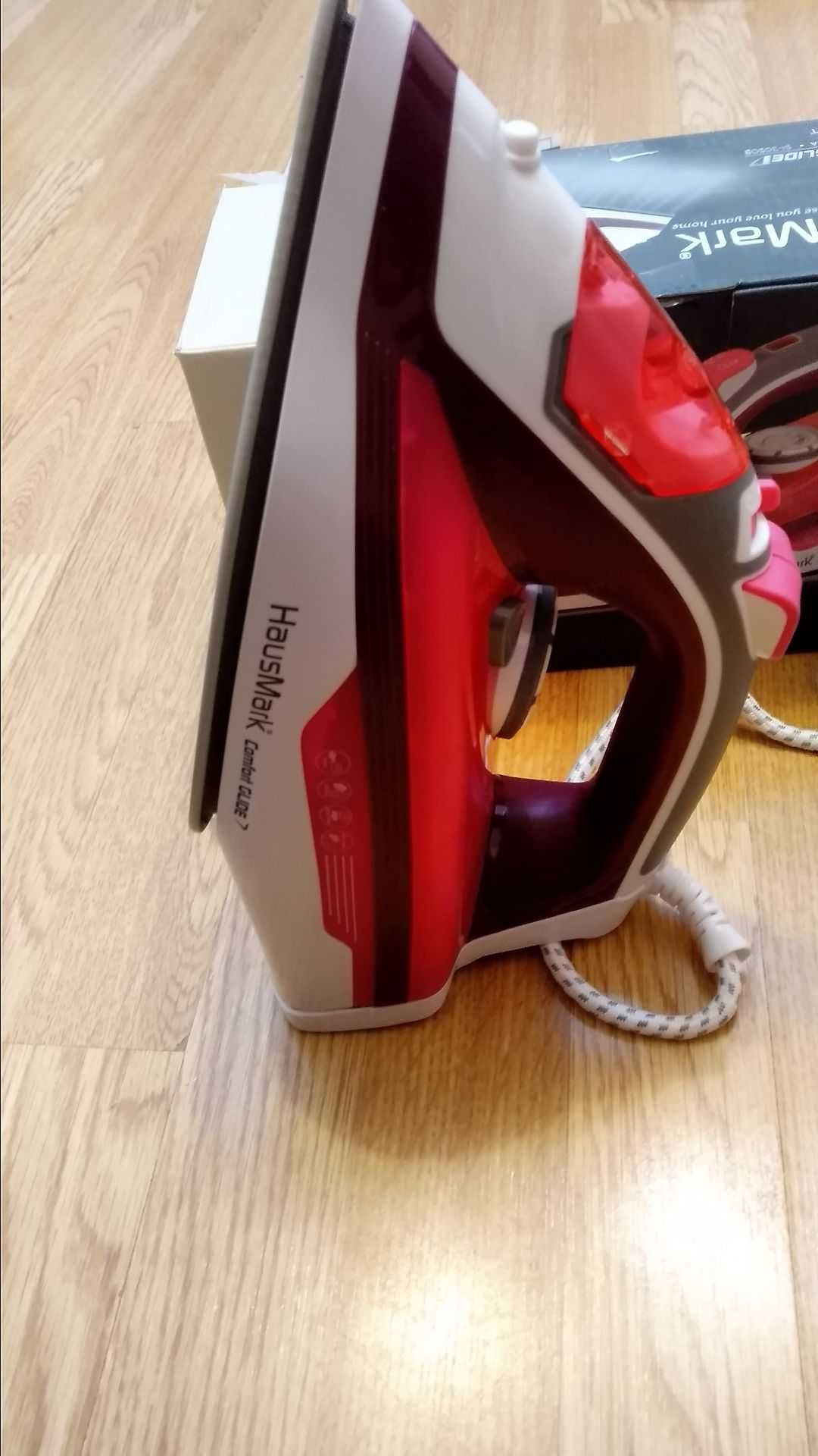 Утюг HausMark SI-3050B