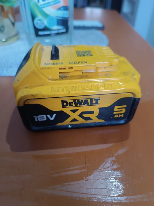 3 sztuki Bateria DeWalt 18v 5ah  używana