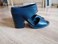 Buty na koturnie