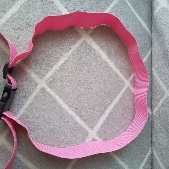 Pasek różowy, szerokość 5cm, klamra plastikowa