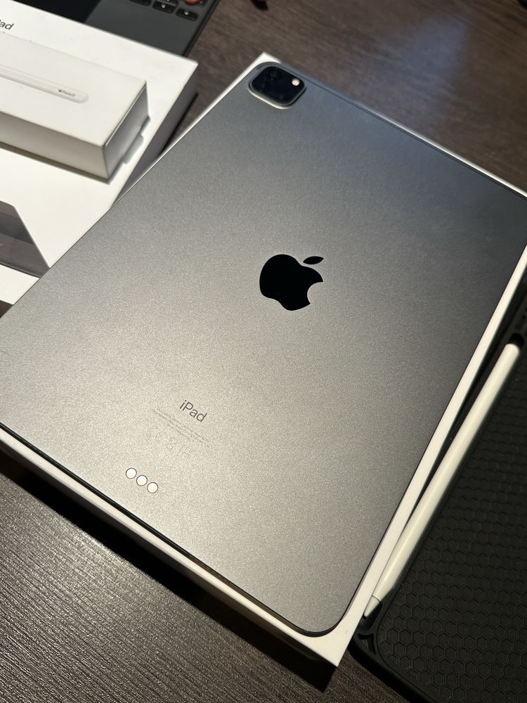 iPad Pro 11 3 generacja + apple pen, magic keyboard, pokrowiec