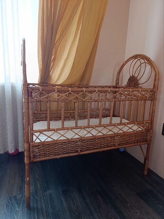 Дитяче ліжечко в гарному стані.