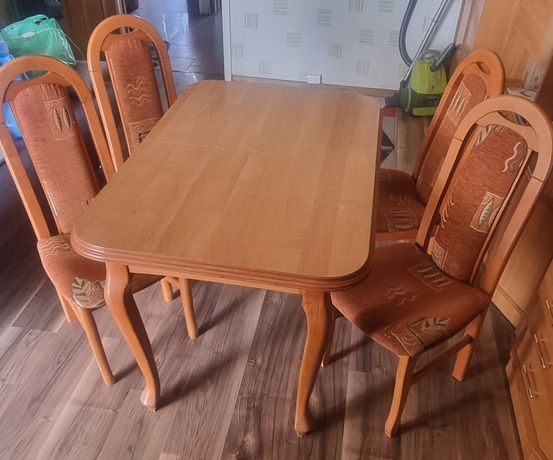 Stół z Krzesłami