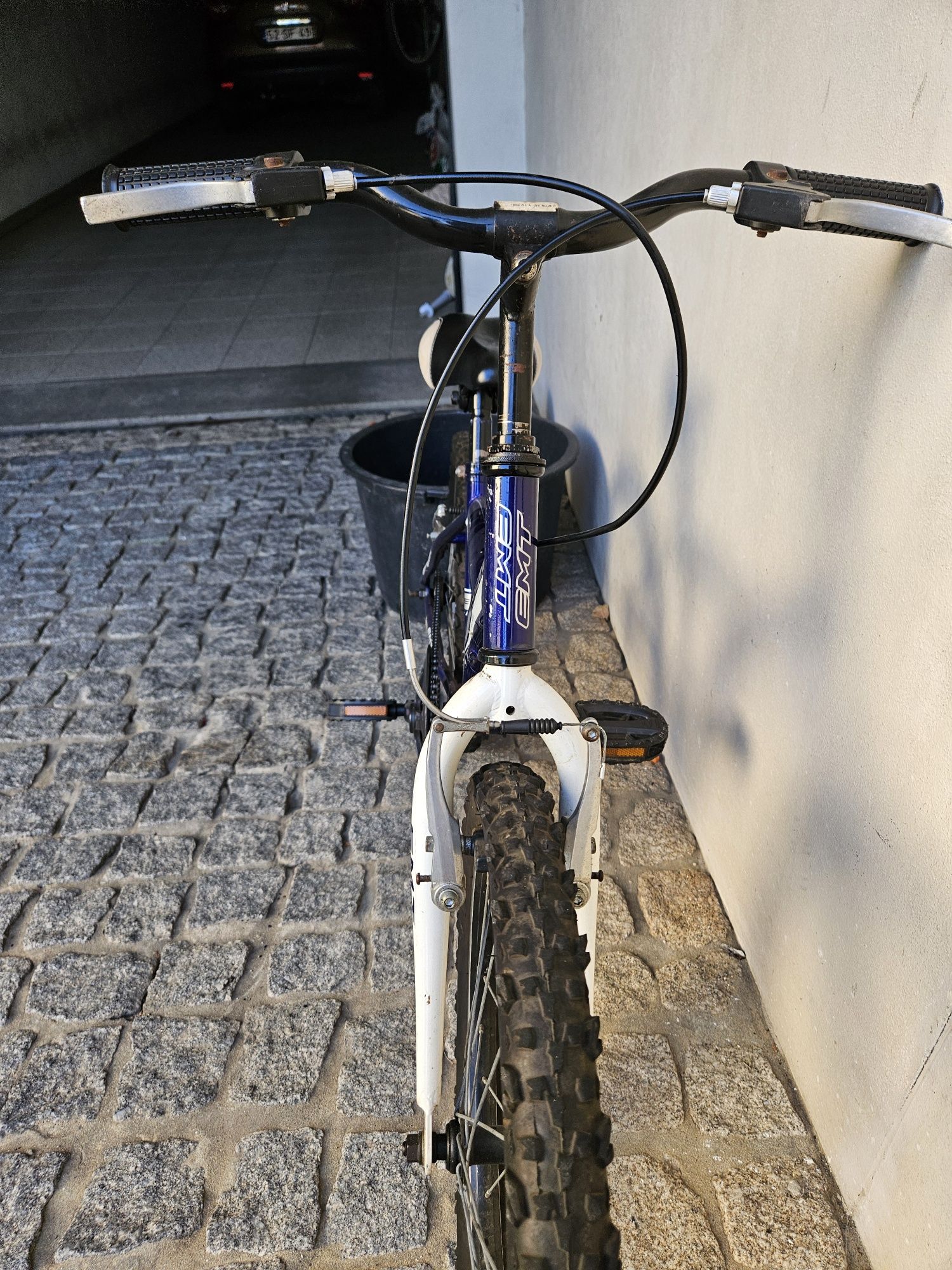 Bicicleta de transição em bom estado de.uso para criança até 10 anos