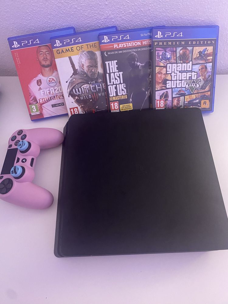 PS4 Slim 1TB com 4 jogos