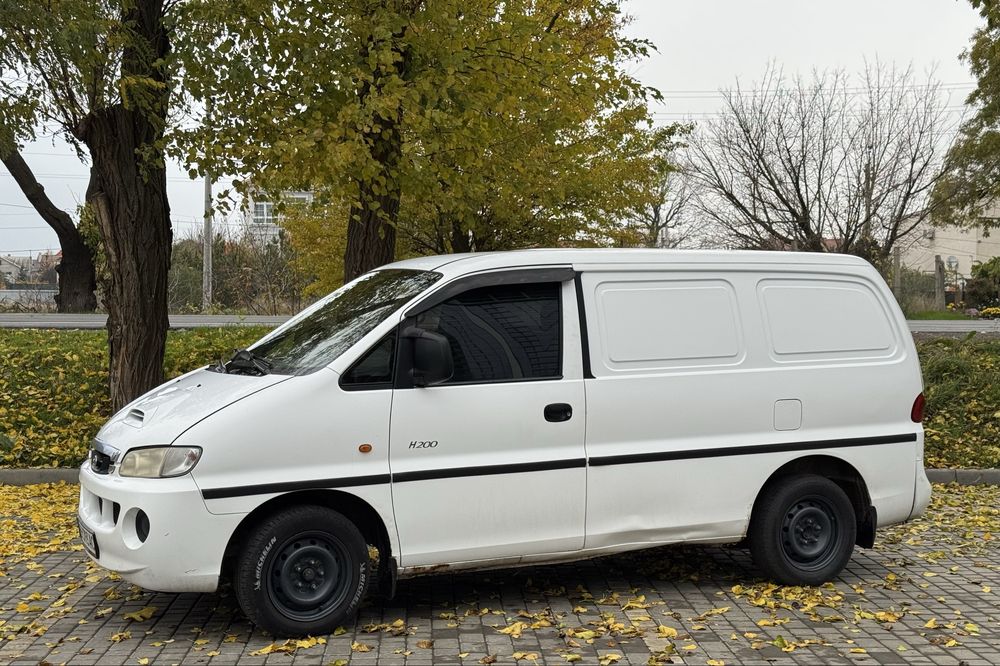 Автомобиль Н200 грузовой автомобиль