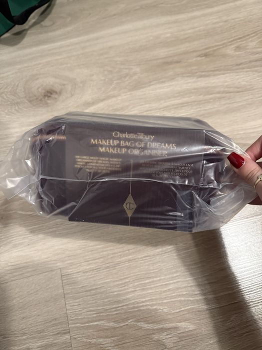 Kosmetyczka Charlotte Tilbury