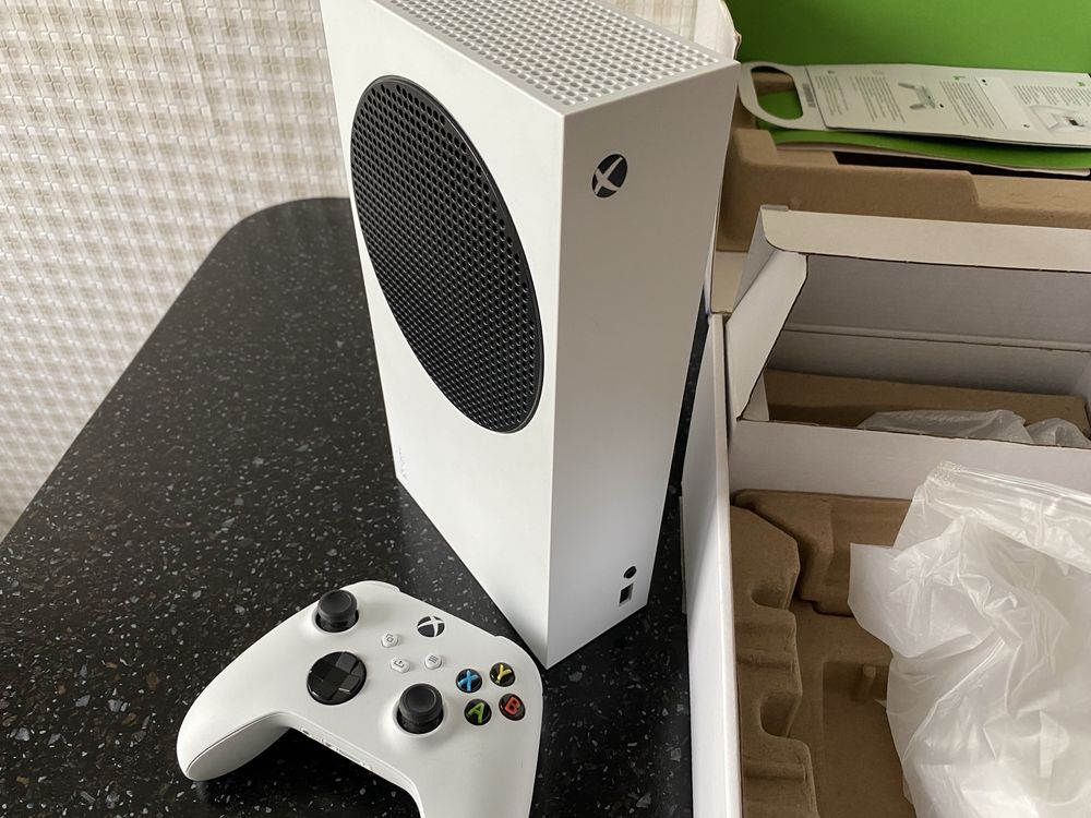 Xbox series s ігрова приставка