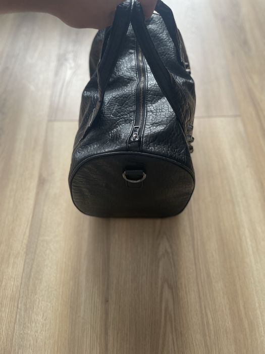 Torba podręczna do ręki weekendowa Avant garde z ćwiekami diffle bag