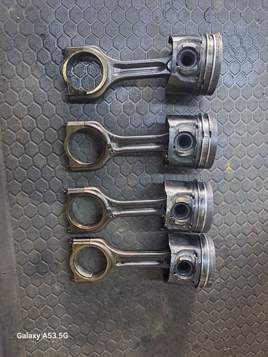 Tłok tłoki z korbowodami 1.6 TDCi 115KM T1DB