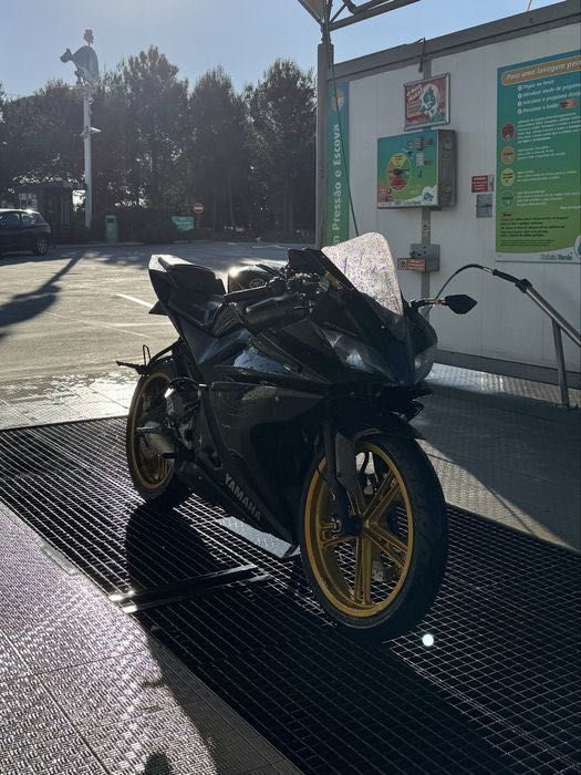 Yamaha YZF - R125