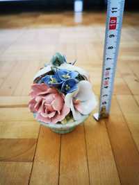 Figurka porcelanowa - bukiet kwiatów
