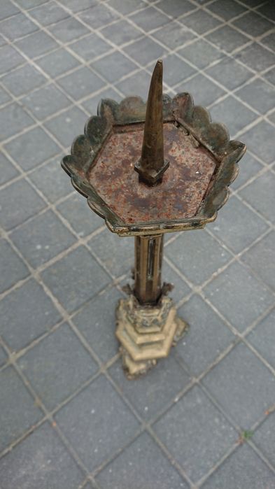 Продам підсвічник старий.