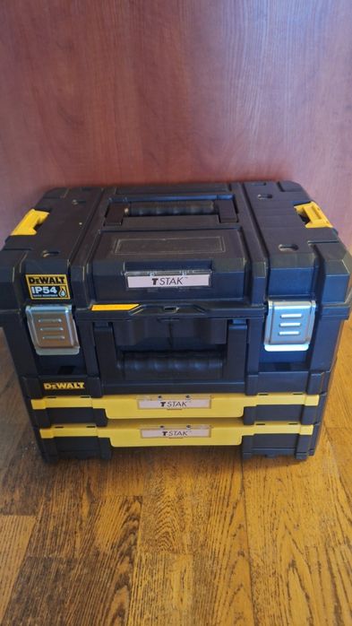 Skrzynka narzędziowa Dewalt DWST83395