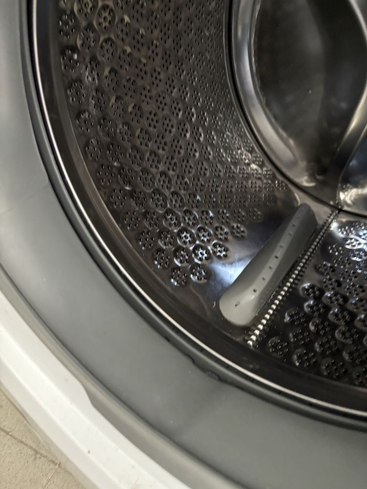 Maquina de lavar roupa da marca AEG - como nova