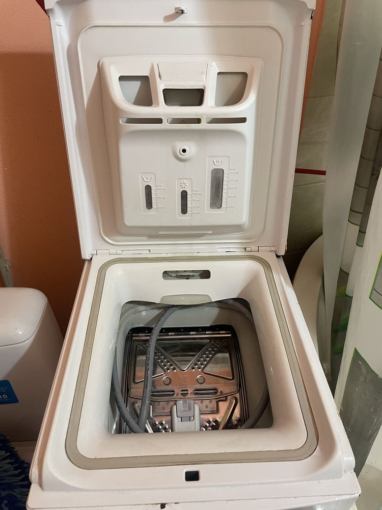 Пральна машинка Whirlpool AWE 66710