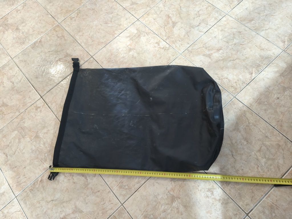 Sacos estanques de (2x) 15L e 50L