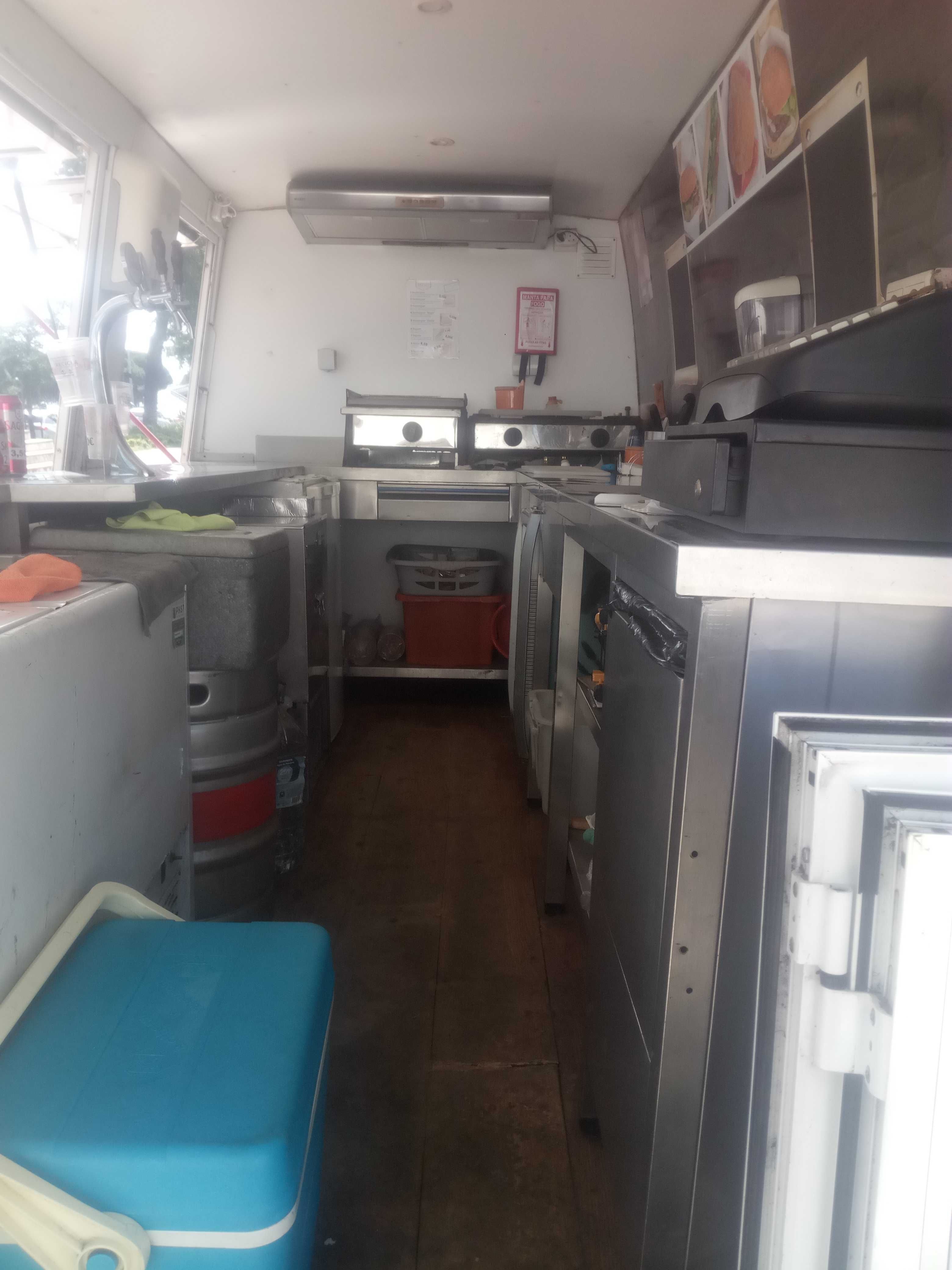 Vendo roulote bar completamente equipada
