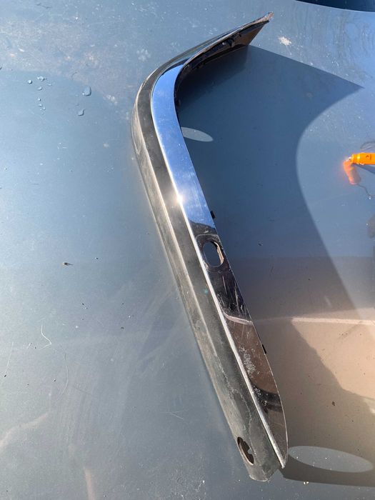 Bmw 7 e38 listwa zderzaka przód prawa 8.125.310 chrom PDC xenon