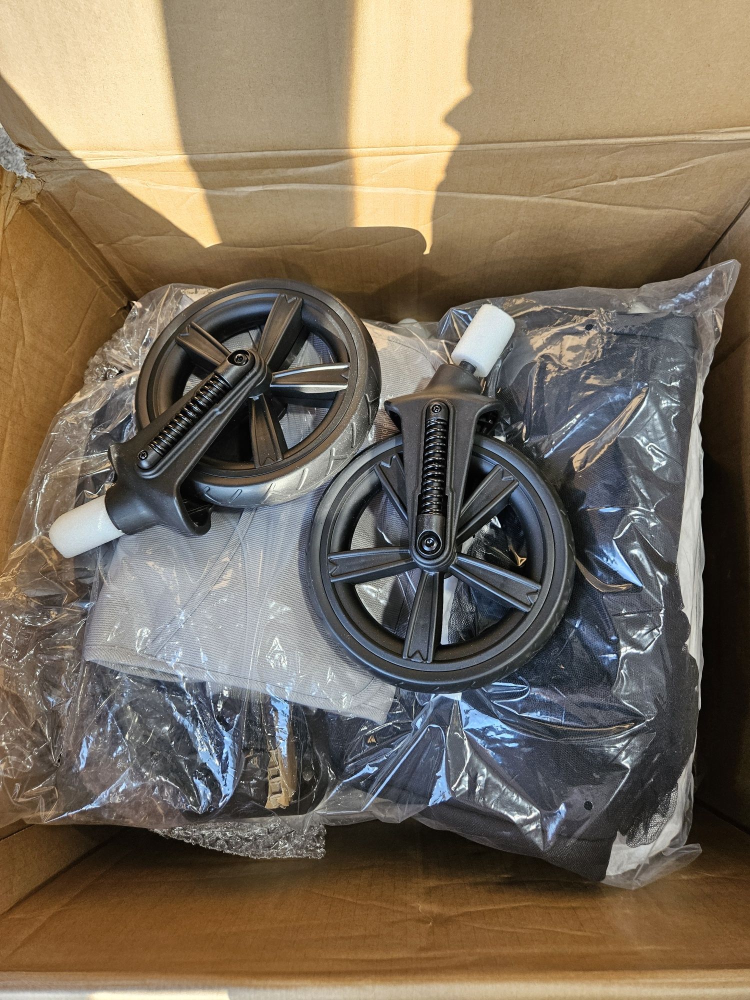 Carrinho de bebé multifuncional 3 em 1 MOOV 2 Cinza - Novo