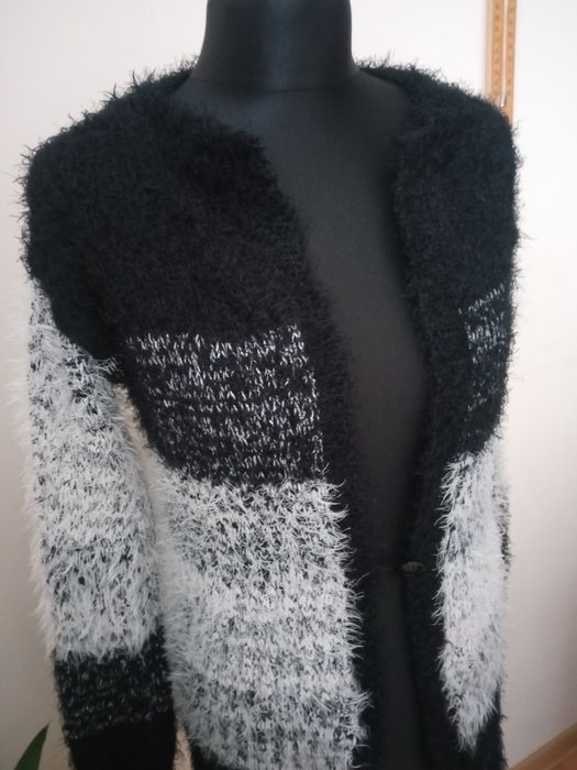 Damski sweterk kordigan zapinany na guzik elegancki codzienny S/M