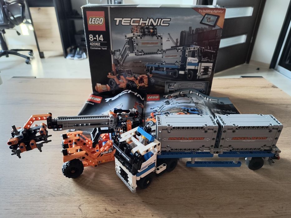 Duży zestaw Lego Technic plac przeładunkowy