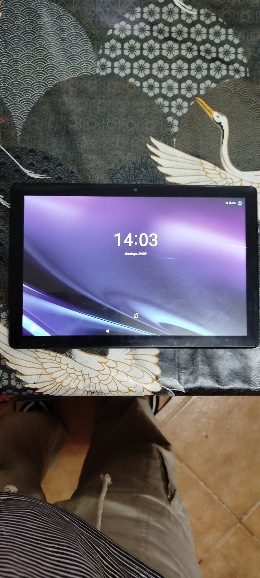 Tablet com ecrã partido mas a trabalhar