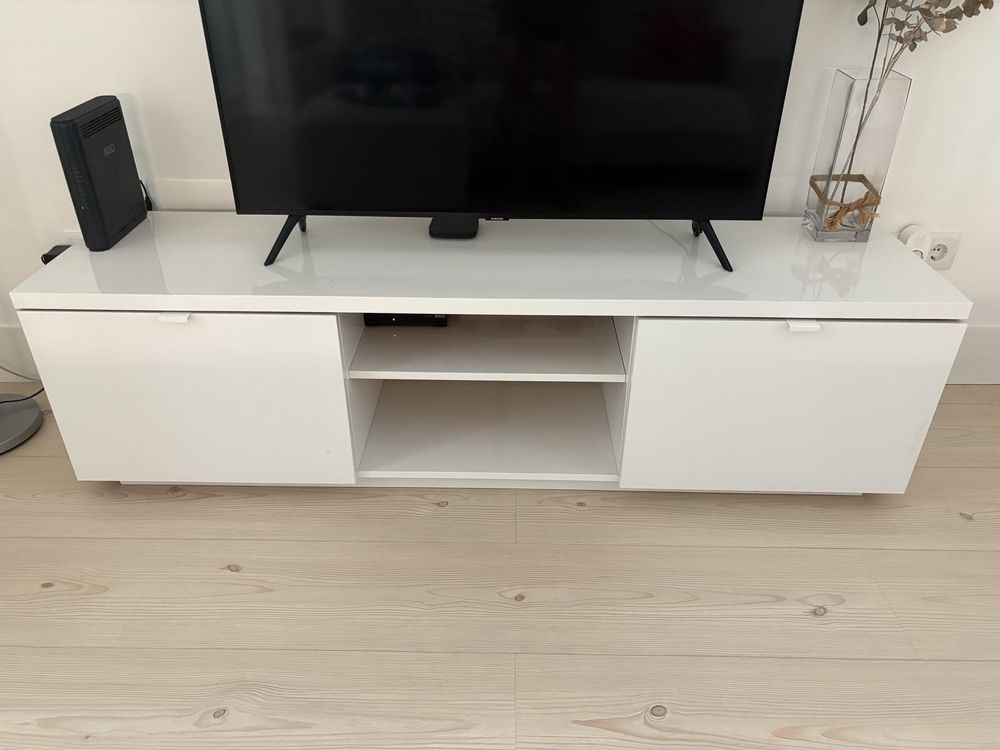 Móvel TV Ikea - BYAS