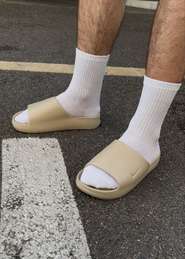 Тапки Nike Calm Slide у бежевому кольорі 38-45 тапочки шльопанці