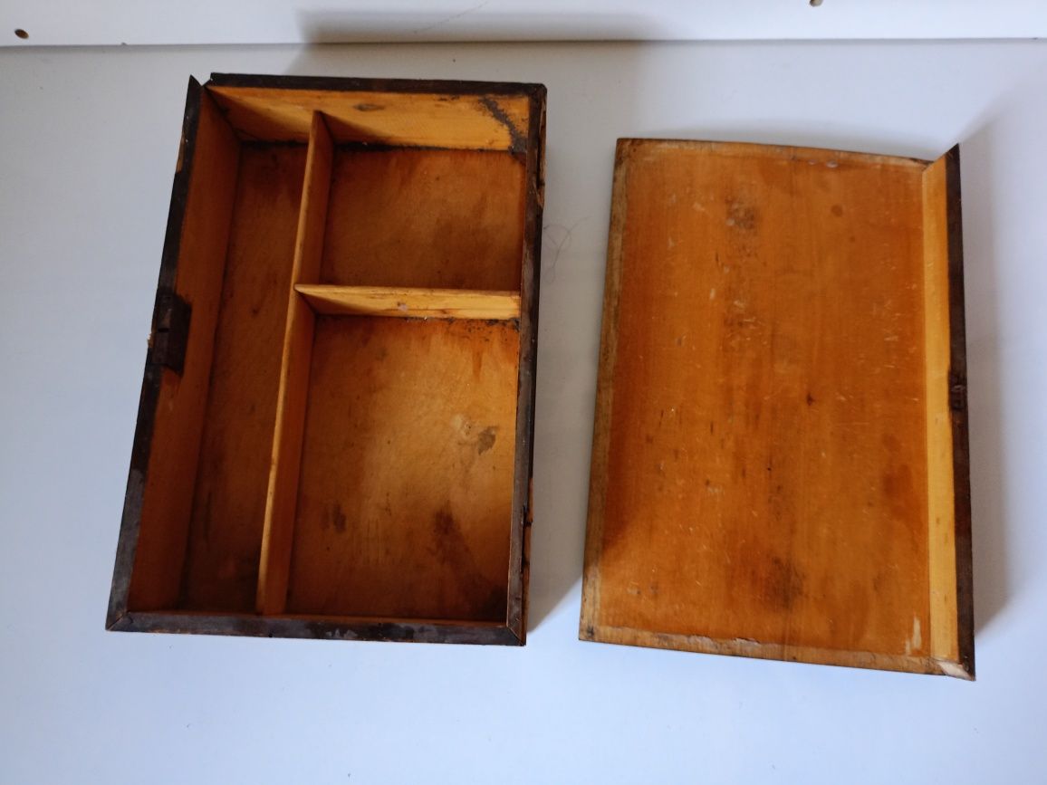 Drewniane pudełko do renowacji z zamkiem