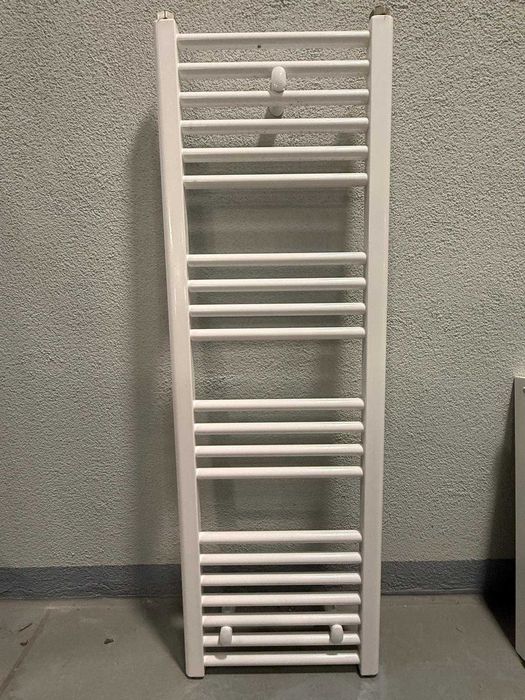 Nowy grzejnik łazienkowy / kaloryfer / drabinka