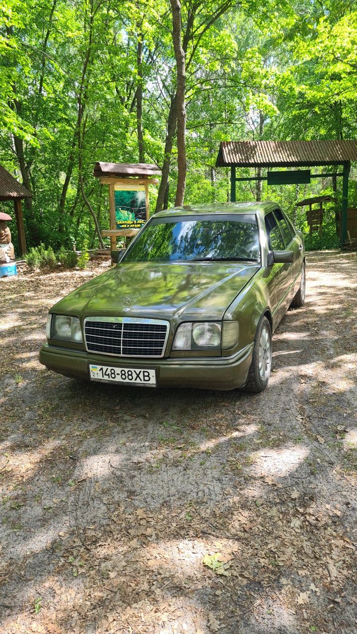 Продам хороший мерс 124