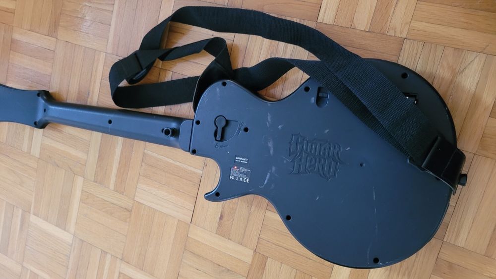 Xbox 360 250GB Guitar Hero gitara X360 forza motorsport 4 pad kable