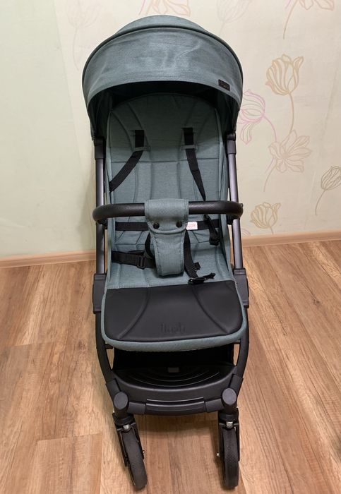 Дитяча коляска Bambi flesh у дуже гарному стані