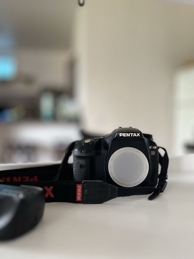 Фотоапарат Pentax K10D + батарейний блок GRIP D-BG2