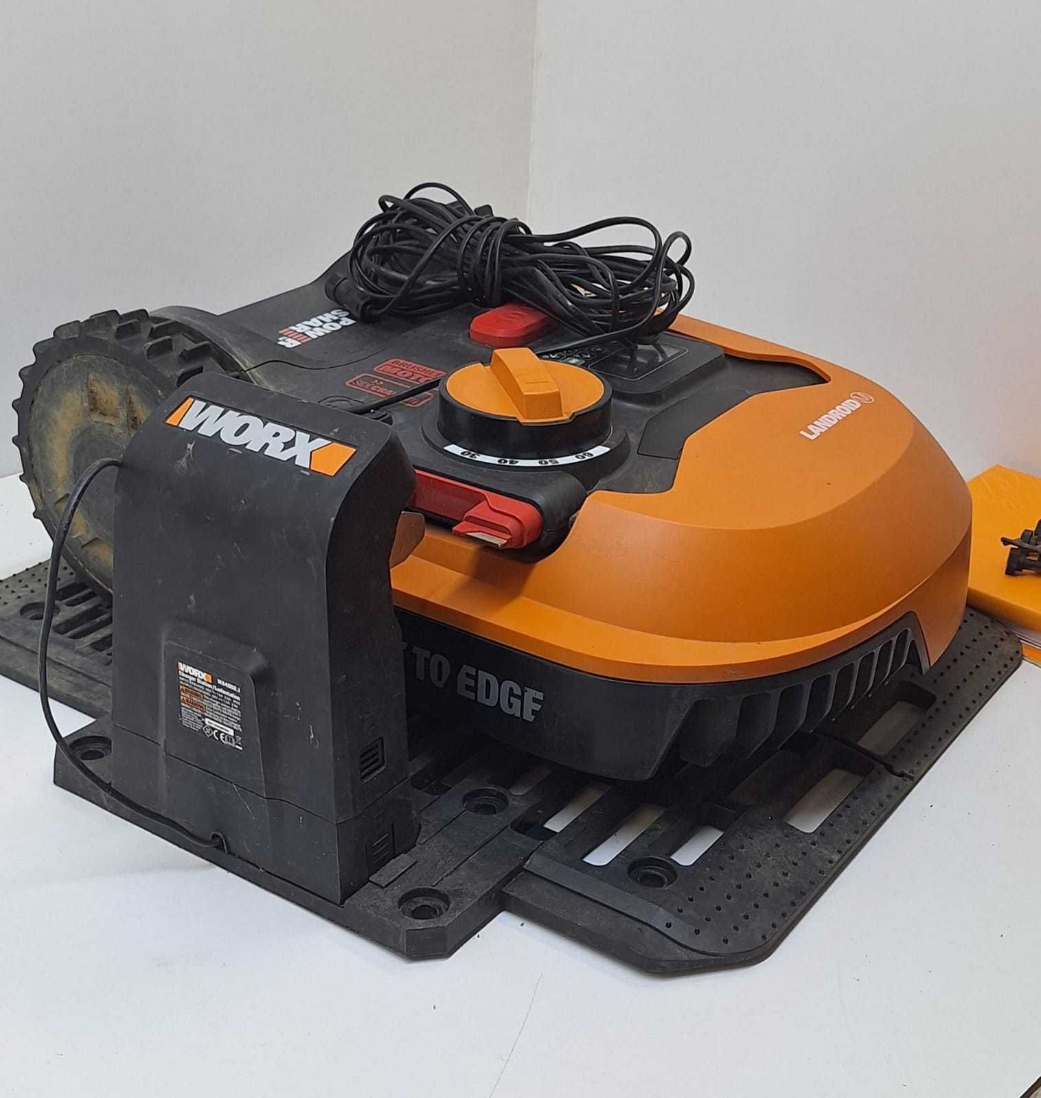 Robot koszący Worx Landroid WR143E, 1000 m2