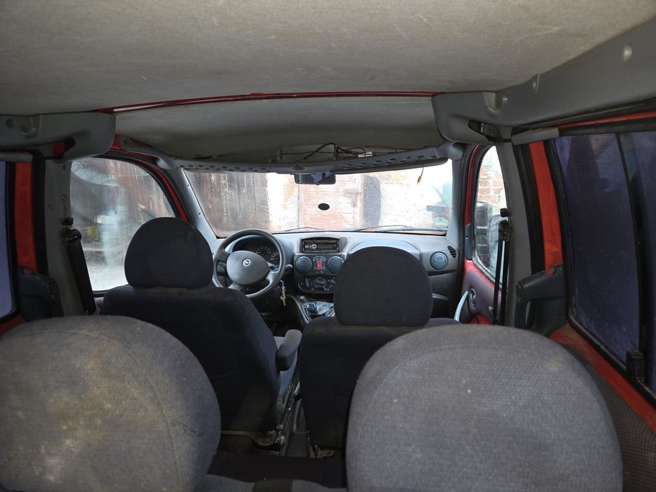 Fiat dobloo 1.6 benz 2003 r 5 osobowy