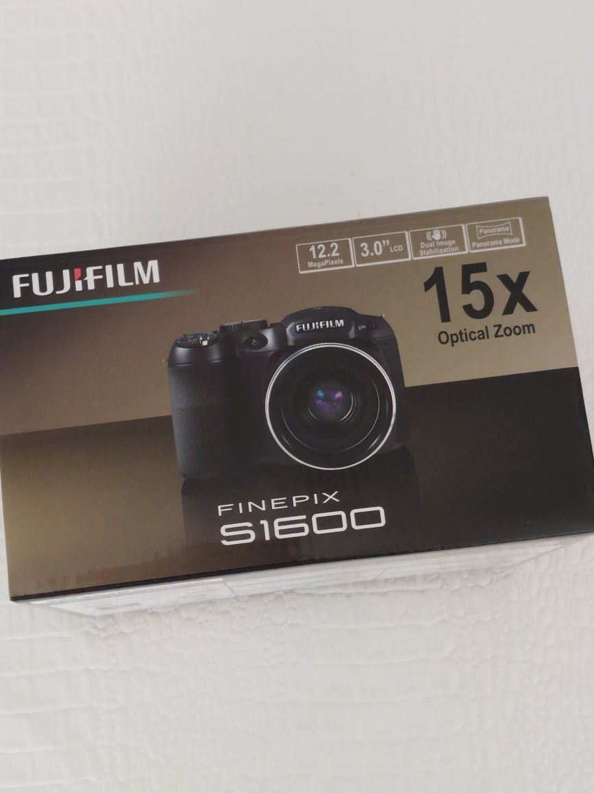 Máquina fotográfica Fujifilm FinePix S1600