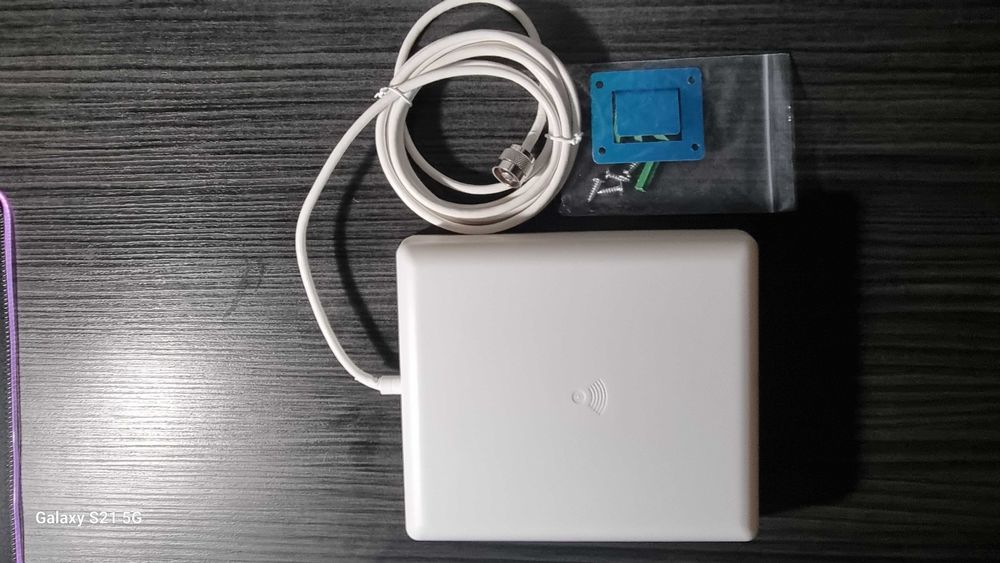 Внутрішня панельна антена,  Розгалужувач сигналу