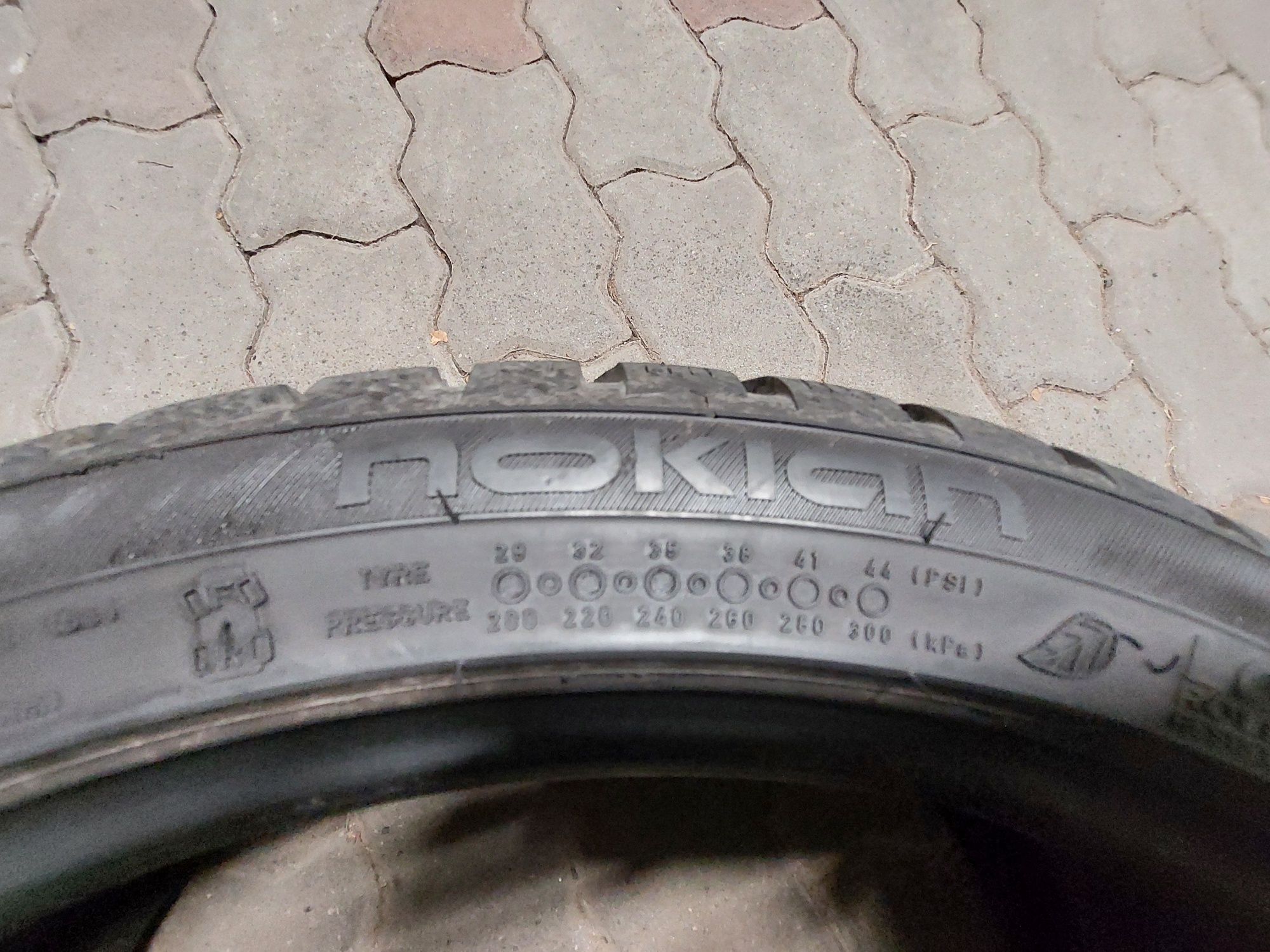 2x225/40R18 92V XL Nokian WR D4