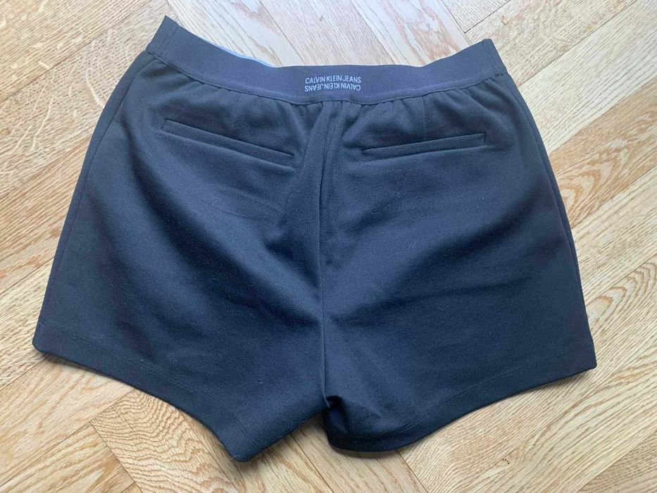 Spodenki Calvin Klein Jeans – czarne, eleganckie rozm. XS NOWE