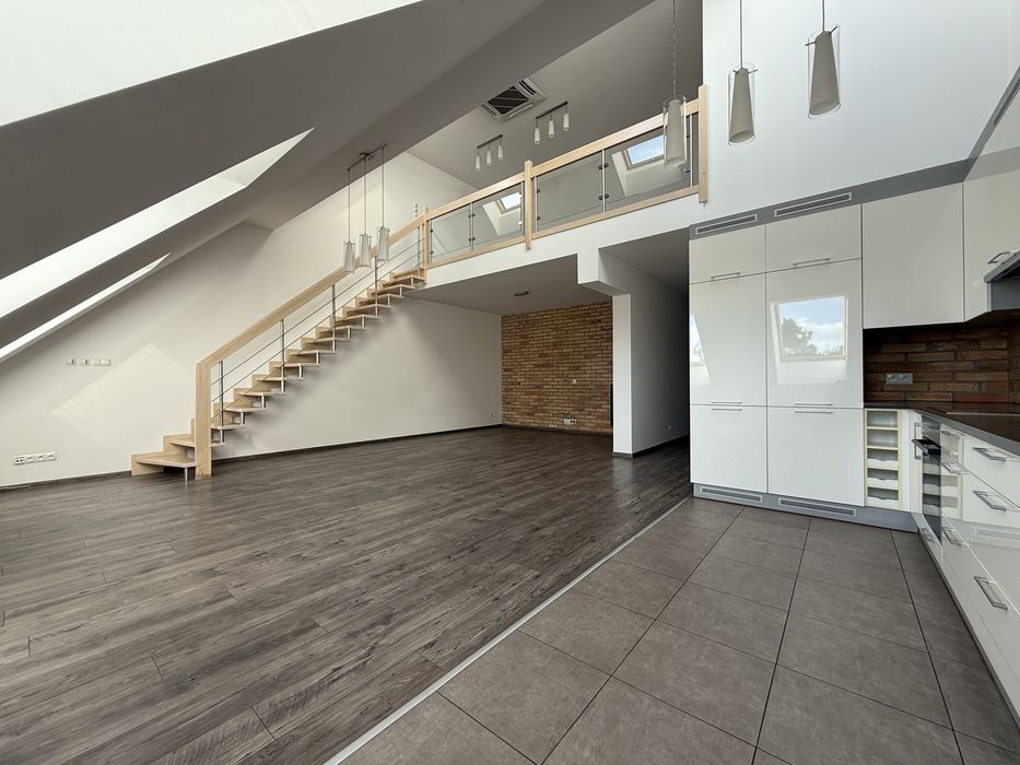 Sprzedam przestronne mieszkanie 3-pokojowe – 99 m², centrum miasta