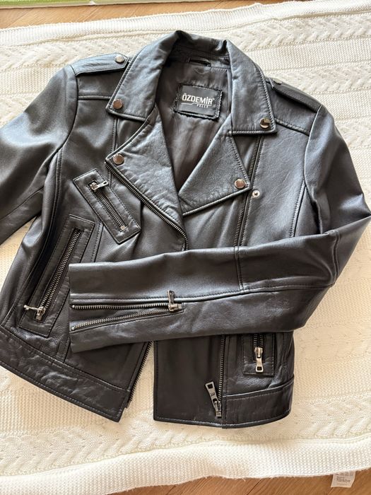 Продам шкіряну куртку коротку